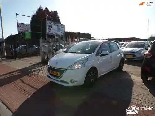 Peugeot 208 1.2 PureTech 82 2012
