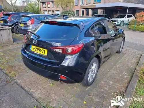 Mazda 3 SKYACTIV-G 120 2015