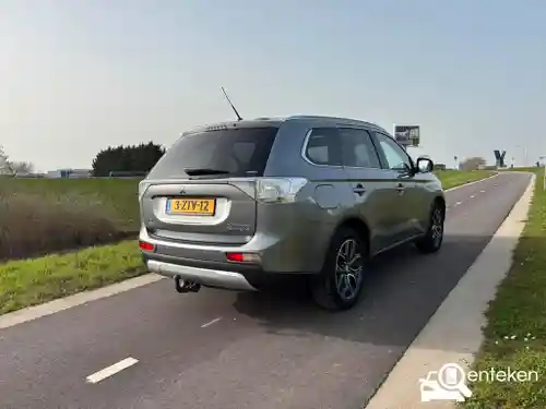 Mitsubishi Outlander 2.0 Plug-In Hybrid 2015