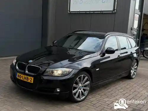 BMW 318i Touring 2010