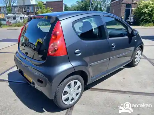 Peugeot 107 1.0 70 2011
