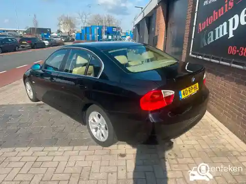 BMW 320i 2005
