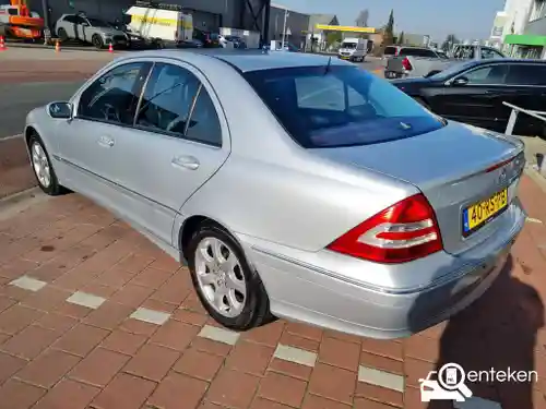 Mercedes-Benz C 230 2005