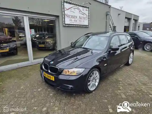 BMW 318i Touring 2012