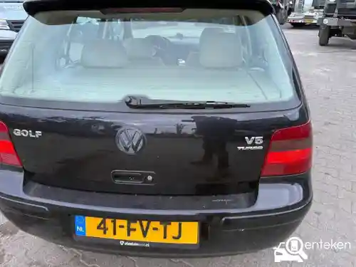 VW Golf 2.3 V5 2000