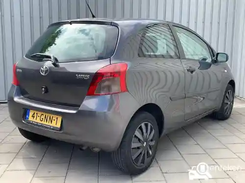 Toyota Yaris 1.3 2008