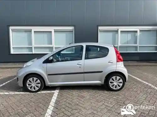 Peugeot 107 1.0 70 2010
