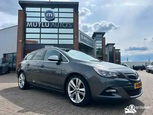 Opel Astra Sports Tourer 1.4 Turbo 2011