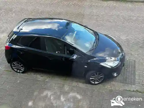 Mazda 2 1.3 2012