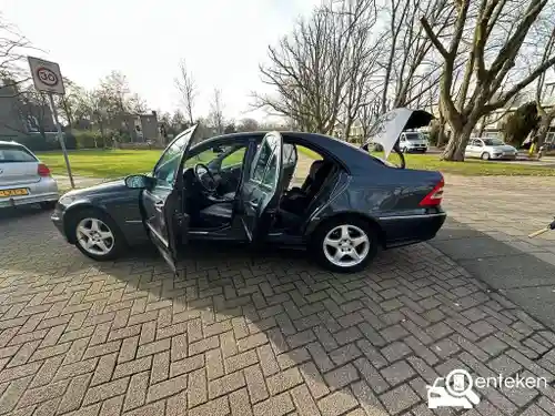 Mercedes-Benz C 200 2001