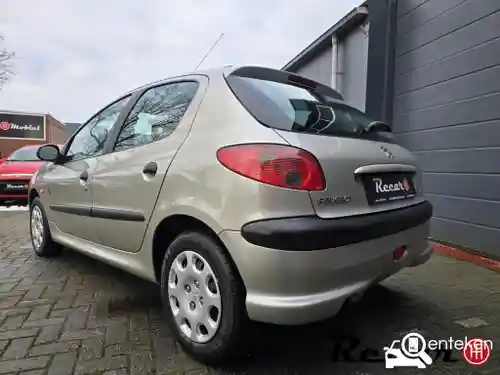 Peugeot 206 75 2005