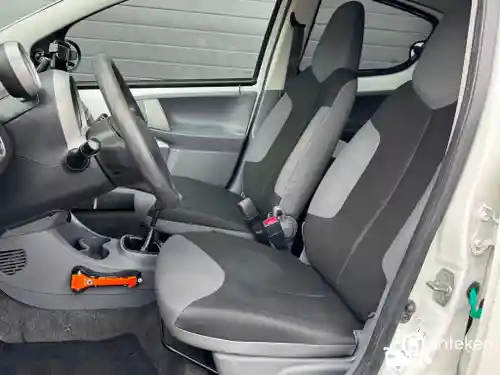 Peugeot 107 1.0 70 2011