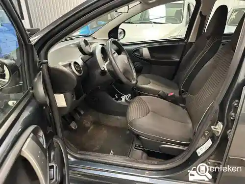 Peugeot 107 1.0 68 2012