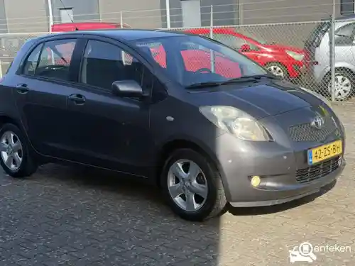Toyota Yaris 1.3 2008