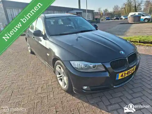BMW 318i Touring 2011