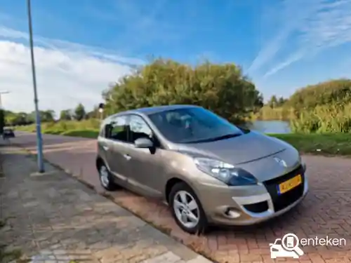 Renault Scénic dCi 110 2011