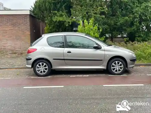 Peugeot 206 75 2005