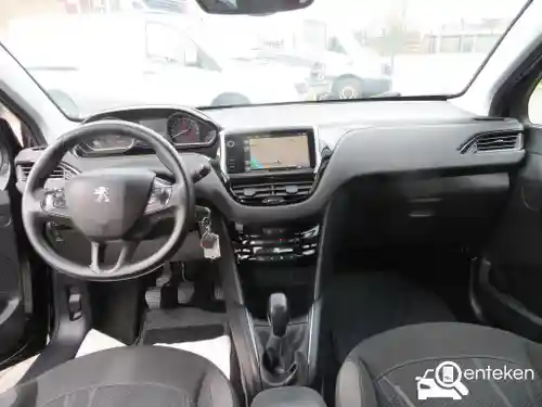 Peugeot 208 1.2 PureTech 82 2012
