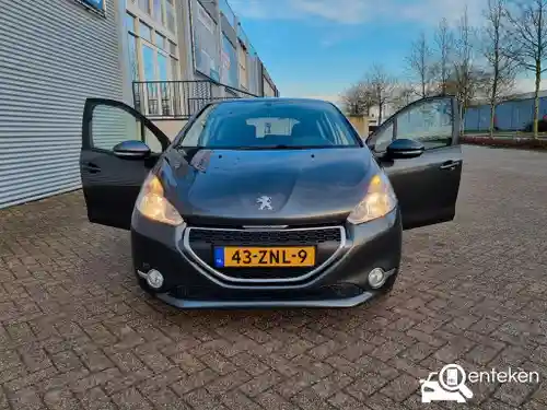 Peugeot 208 1.2 PureTech 82 2013