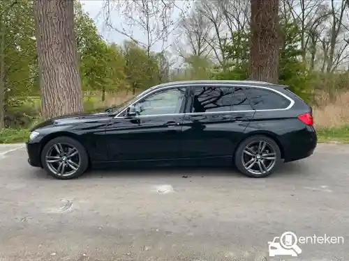 BMW 320i Touring 2013