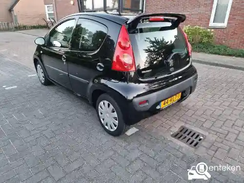 Peugeot 107 1.0 70 2011