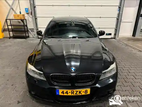 BMW 318i Touring 2011