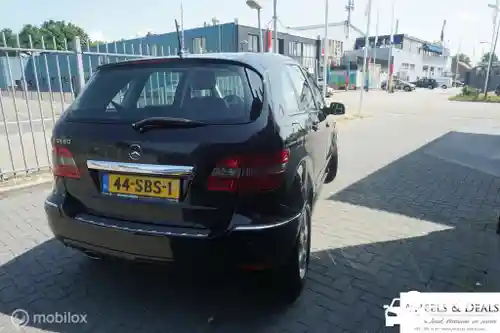 Mercedes-Benz B 180 2010