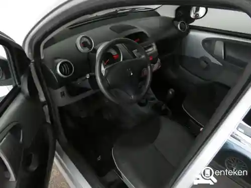 Peugeot 107 1.0 70 2010
