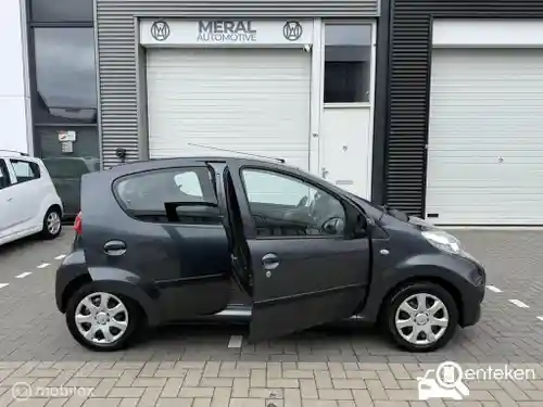 Peugeot 107 1.0 70 2010