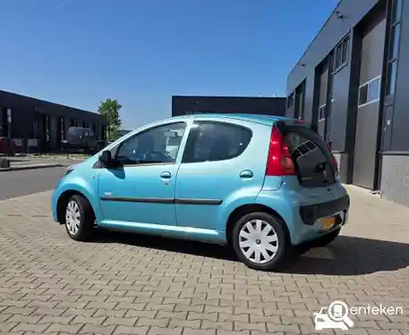 Peugeot 107 1.0 70 2011
