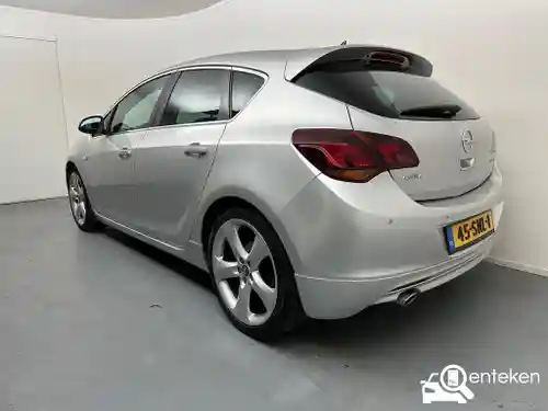 Opel Astra 1.4 Turbo 2011