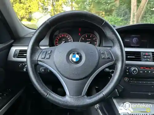 BMW 318i Touring 2009