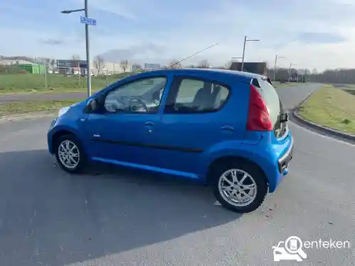 Peugeot 107 1.0 70 2011