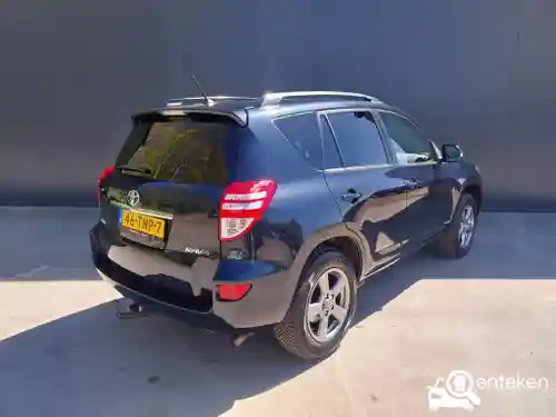 Toyota RAV4 2.0 2012