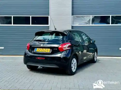 Peugeot 208 1.2 PureTech 82 2013