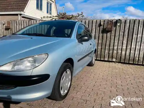 Peugeot 206 75 2002