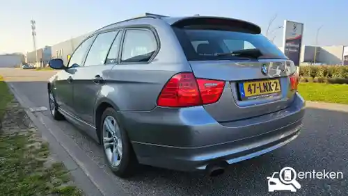 BMW 318i Touring 2010