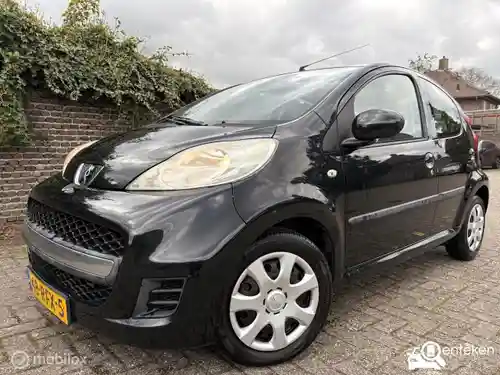 Peugeot 107 1.0 70 2011