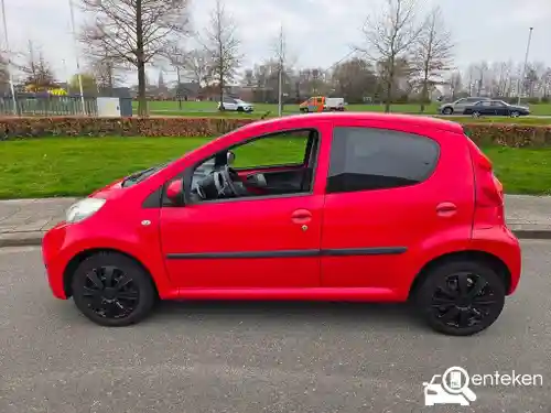 Peugeot 107 1.0 70 2012
