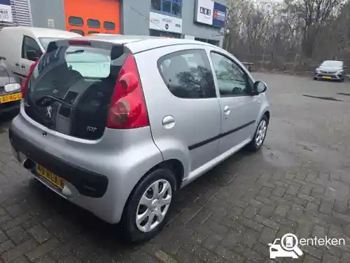 Peugeot 107 1.0 70 2011