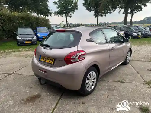 Peugeot 208 1.2 PureTech 82 2013