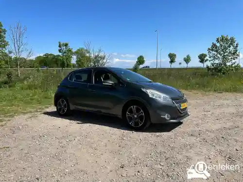 Peugeot 208 1.2 PureTech 82 2013