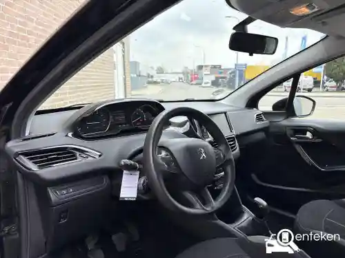 Peugeot 208 1.2 PureTech 82 2013