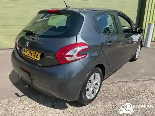 Peugeot 208 1.2 PureTech 82 2013