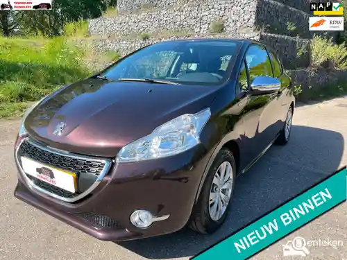 Peugeot 208 1.2 PureTech 82 2013