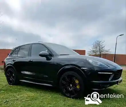 Porsche Cayenne GTS 2012
