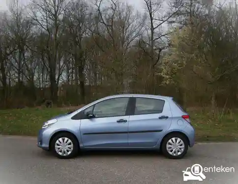 Toyota Yaris 1.0 2012