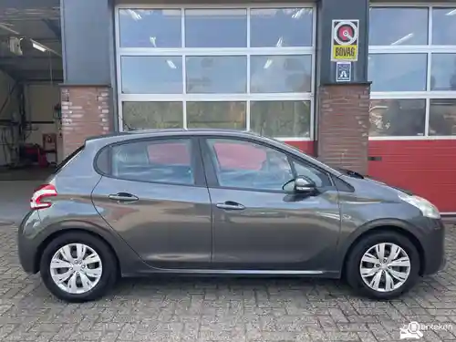 Peugeot 208 1.2 PureTech 82 2013