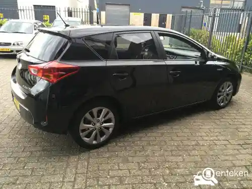 Toyota Auris 1.8 Hybrid 2013