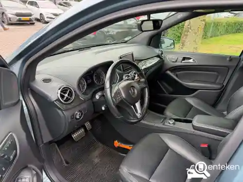 Mercedes-Benz B 200 2013